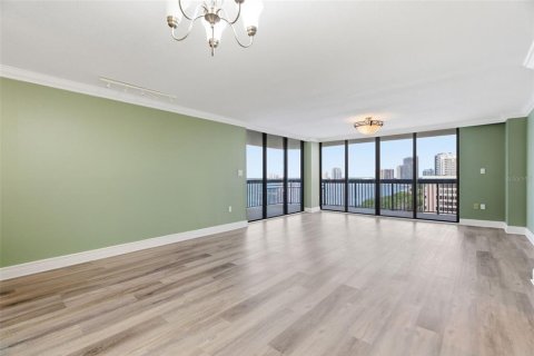 Condo in Tampa, Florida, 2 bedrooms  № 2227474 - photo 21