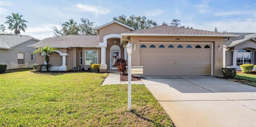 House in Trinity, Florida 3 bedrooms, 174.19 sq.m. № 1568847