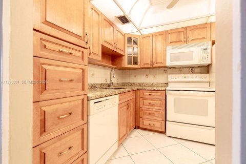 Copropriété à vendre à Plantation, Floride: 2 chambres, 97.92 m2 № 1977346 - photo 4