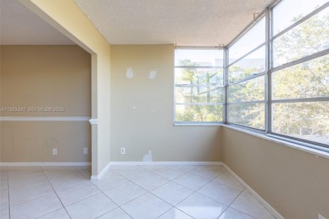 Copropriété à vendre à Plantation, Floride: 2 chambres, 97.92 m2 № 1977346 - photo 9