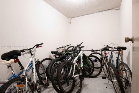 Copropriété à vendre à Plantation, Floride: 2 chambres, 97.92 m2 № 1977346 - photo 24