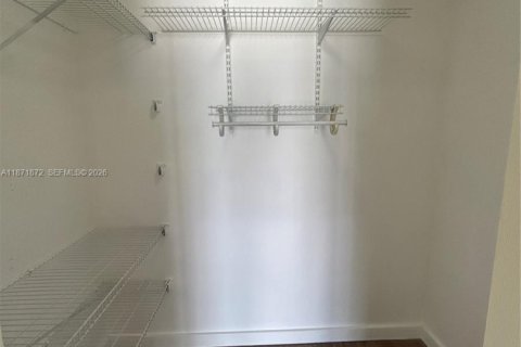 Copropriété à louer à Miami, Floride: 2 chambres, 81.1 m2 № 1920174 - photo 28