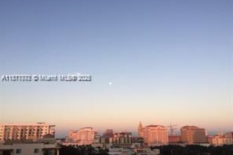 Condo in Miami, Florida, 2 bedrooms  № 1920174 - photo 7