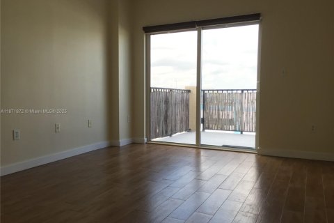 Condo in Miami, Florida, 2 bedrooms  № 1920174 - photo 21