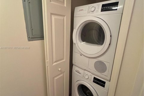 Copropriété à louer à Miami, Floride: 2 chambres, 81.1 m2 № 1920174 - photo 27