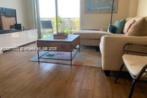 Condo in Miami, Florida, 2 bedrooms  № 1920174 - photo 14