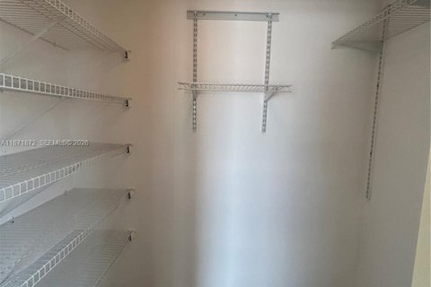 Copropriété à louer à Miami, Floride: 2 chambres, 81.1 m2 № 1920174 - photo 29