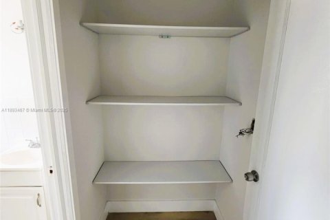 Снять в аренду виллу или дом в Майами-Бич, Флорида 578.97м2, № 1945344 - фото 12