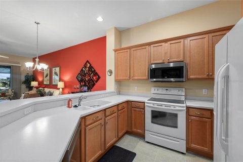 House in Port Charlotte, Florida 2 bedrooms, 128.86 sq.m. № 2393444 - photo 12