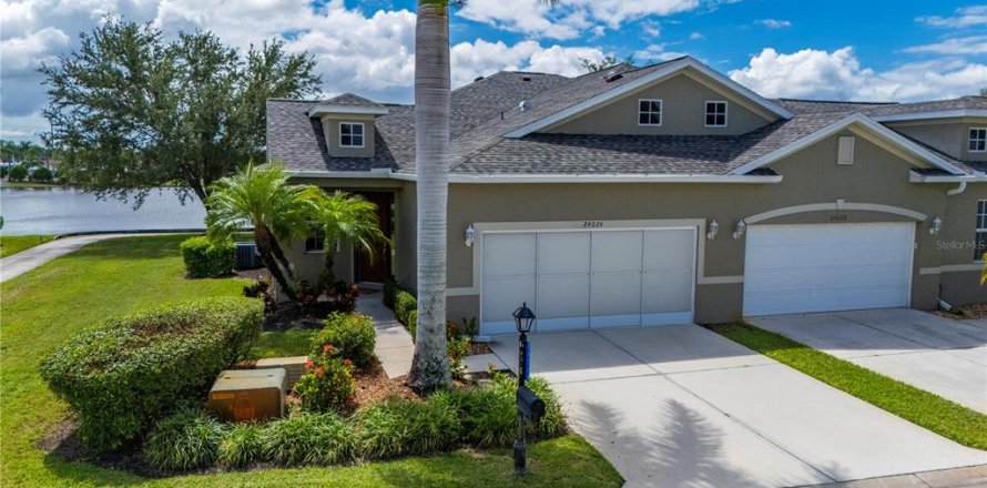 House in Port Charlotte, Florida 2 bedrooms, 128.86 sq.m. № 2393444