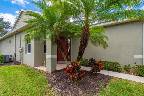 House in Port Charlotte, Florida 2 bedrooms, 128.86 sq.m. № 2393444 - photo 7