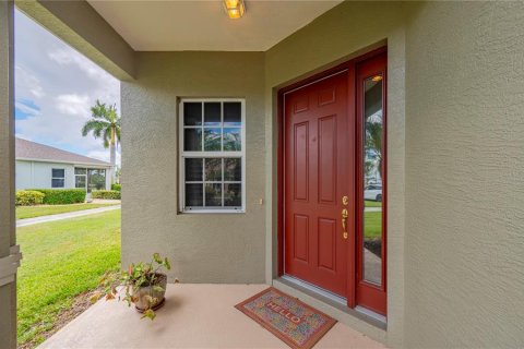 House in Port Charlotte, Florida 2 bedrooms, 128.86 sq.m. № 2393444 - photo 8