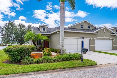 House in Port Charlotte, Florida 2 bedrooms, 128.86 sq.m. № 2393444 - photo 4