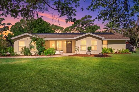 House in Venice, Florida 4 bedrooms, 216.37 sq.m. № 2195734