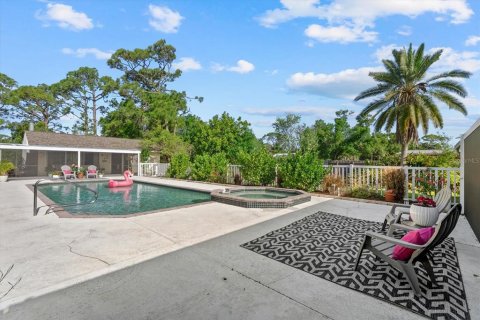House in Venice, Florida 4 bedrooms, 216.37 sq.m. № 2195734 - photo 28
