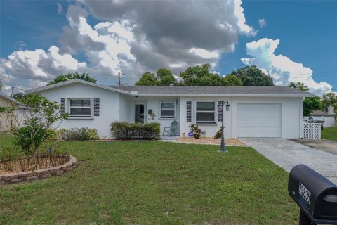 House in Clearwater, Florida 2 bedrooms, 96.15 sq.m. № 2347851