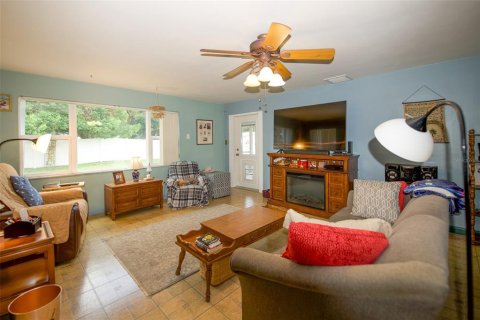 House in Clearwater, Florida 2 bedrooms, 96.15 sq.m. № 2347851 - photo 3