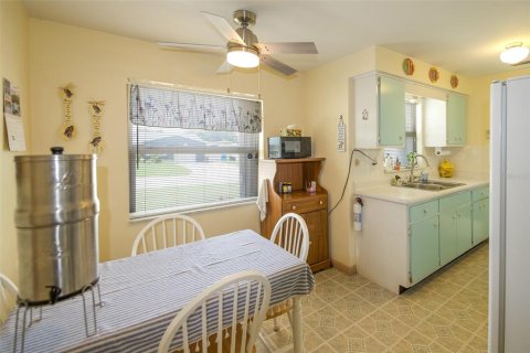 House in Clearwater, Florida 2 bedrooms, 96.15 sq.m. № 2347851 - photo 10