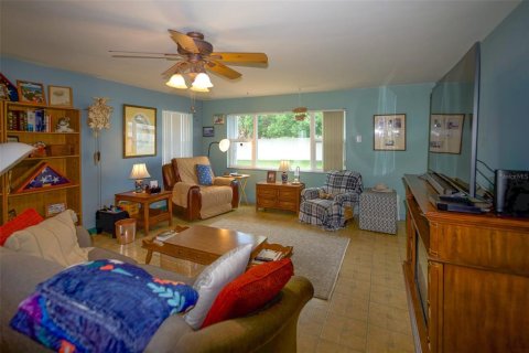 House in Clearwater, Florida 2 bedrooms, 96.15 sq.m. № 2347851 - photo 4
