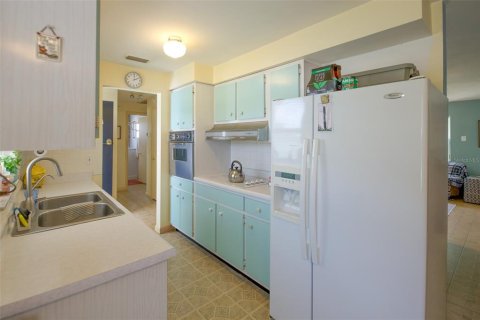 House in Clearwater, Florida 2 bedrooms, 96.15 sq.m. № 2347851 - photo 8