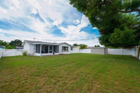 House in Clearwater, Florida 2 bedrooms, 96.15 sq.m. № 2347851 - photo 24
