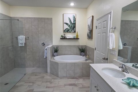 Casa en venta en Eustis, Florida, 4 dormitorios, 204.11 m2 № 2102476 - foto 19