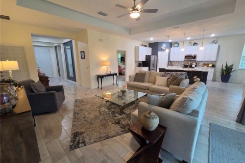 Casa en venta en Eustis, Florida, 4 dormitorios, 204.11 m2 № 2102476 - foto 12