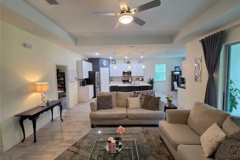 Casa en venta en Eustis, Florida, 4 dormitorios, 204.11 m2 № 2102476 - foto 15
