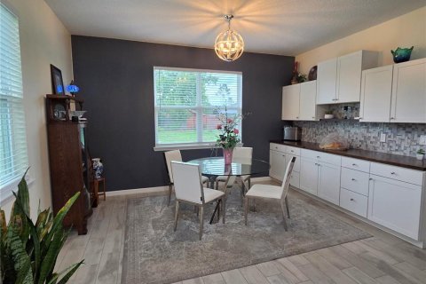 Casa en venta en Eustis, Florida, 4 dormitorios, 204.11 m2 № 2102476 - foto 13