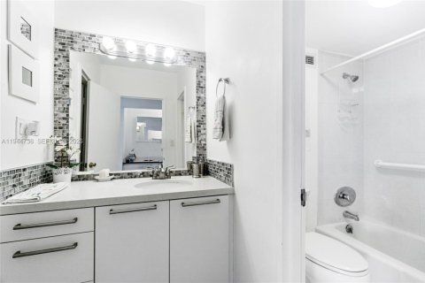 Copropriété à vendre à Miami Beach, Floride: 1 chambre, 49.24 m2 № 2001365 - photo 17