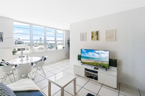 Copropriété à vendre à Miami Beach, Floride: 1 chambre, 49.24 m2 № 2001365 - photo 2