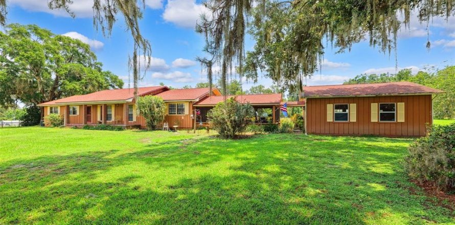 House in Brooksville, Florida 3 bedrooms, 197.88 sq.m. № 1817480