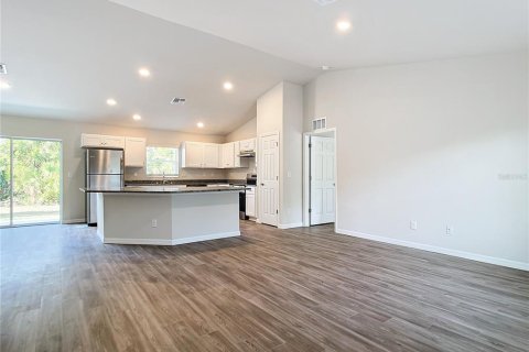 Casa en venta en Port Charlotte, Florida, 4 dormitorios, 150.22 m2 № 1888613 - foto 3
