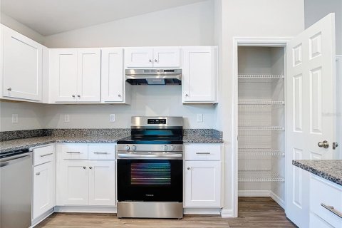 Casa en venta en Port Charlotte, Florida, 4 dormitorios, 150.22 m2 № 1888613 - foto 8