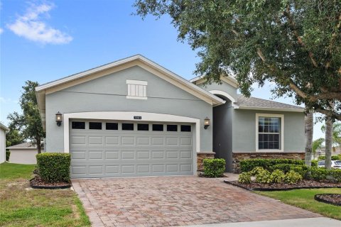 House in Clermont, Florida 3 bedrooms, 155.33 sq.m. № 2291018