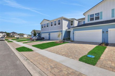 Townhouse in Saint Augustine, Florida 3 bedrooms, 163.51 sq.m. № 2330996 - photo 3