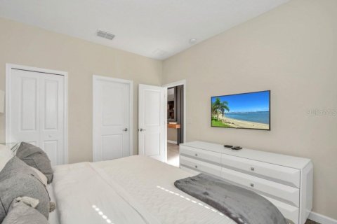 Villa ou maison à vendre à Kissimmee, Floride: 8 chambres, 398.46 m2 № 789824 - photo 27