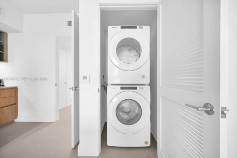 Copropriété à louer à Miami, Floride: 3 chambres, 115.76 m2 № 2168762 - photo 6