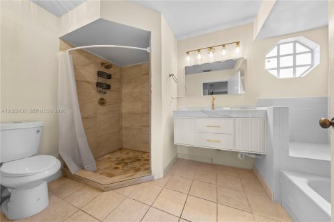 Villa ou maison à vendre à Cutler Bay, Floride: 4 chambres, 184.69 m2 № 2078380 - photo 27