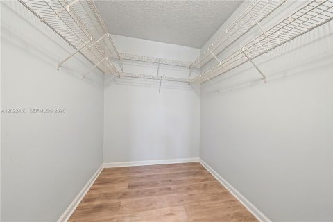 Villa ou maison à vendre à Cutler Bay, Floride: 4 chambres, 184.69 m2 № 2078380 - photo 26