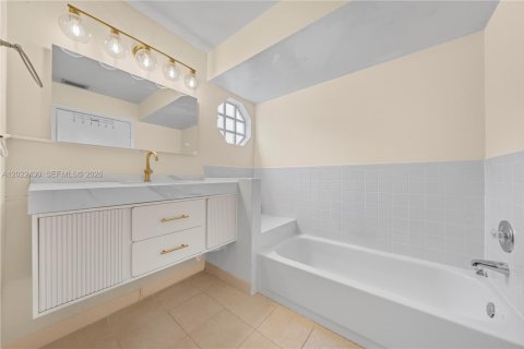 Villa ou maison à vendre à Cutler Bay, Floride: 4 chambres, 184.69 m2 № 2078380 - photo 28