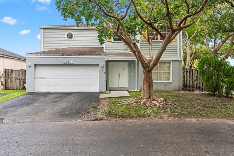 Villa ou maison à Cutler Bay, Floride 4 chambres, 184.69 m2 № 2078380