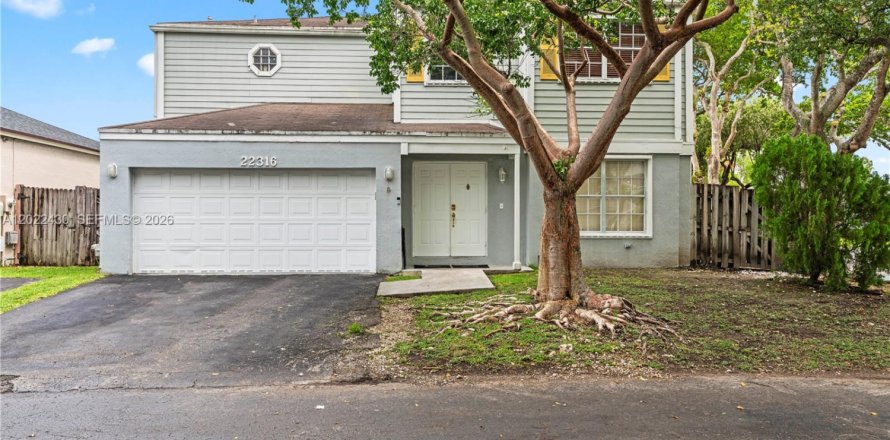 Villa ou maison à Cutler Bay, Floride 4 chambres, 184.69 m2 № 2078380