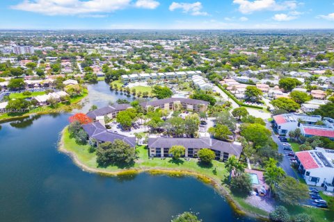 Снять в аренду квартиру в Корал-Спрингс, Флорида 2 спальни, 78.97м2, № 1992658 - фото 20