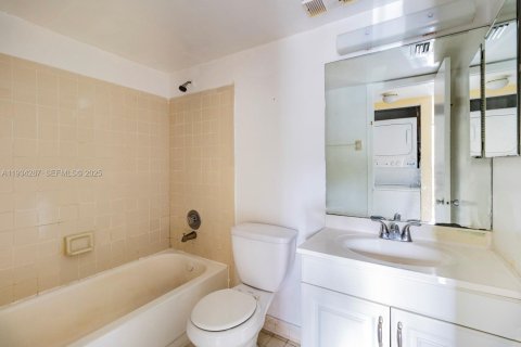 Снять в аренду квартиру в Корал-Спрингс, Флорида 2 спальни, 78.97м2, № 1992658 - фото 11