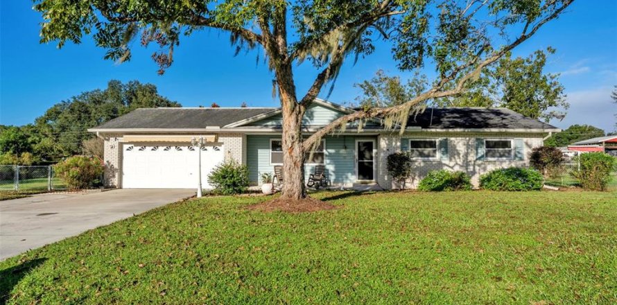 House in Lakeland, Florida 3 bedrooms, 136.01 sq.m. № 2426032