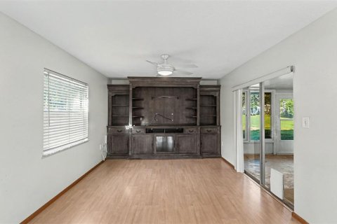 House in Lakeland, Florida 3 bedrooms, 136.01 sq.m. № 2426032 - photo 12