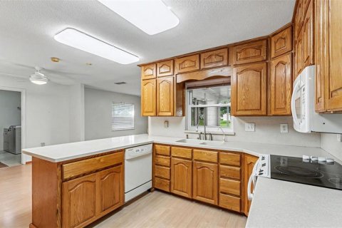 House in Lakeland, Florida 3 bedrooms, 136.01 sq.m. № 2426032 - photo 6