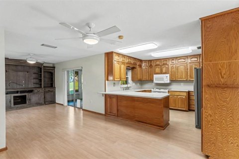 House in Lakeland, Florida 3 bedrooms, 136.01 sq.m. № 2426032 - photo 10