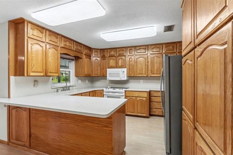 House in Lakeland, Florida 3 bedrooms, 136.01 sq.m. № 2426032 - photo 7